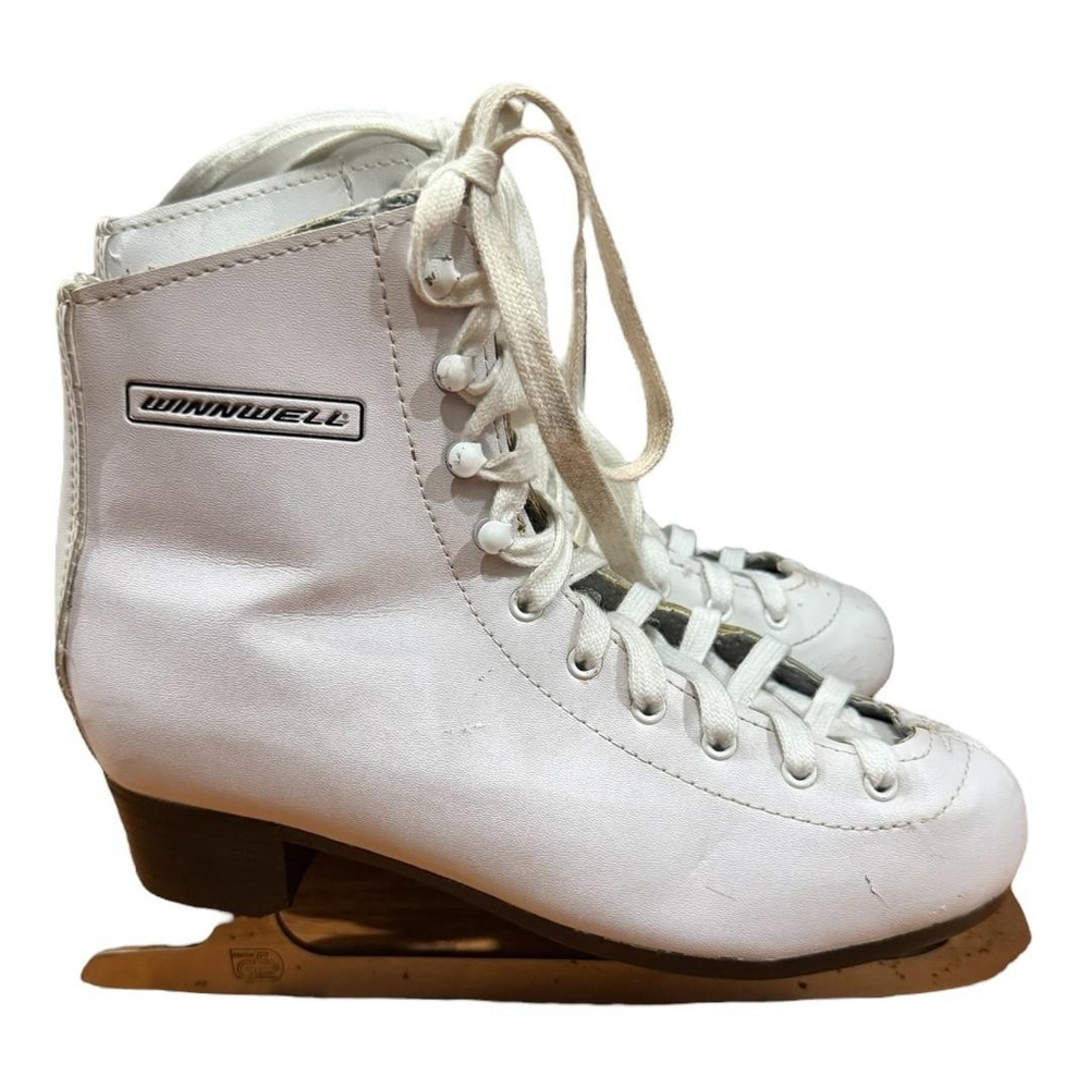 Winnwell Figure Ice Skates Womens 6.5 Euro 38 White Lace-Up 9 2/3 Blade Skating